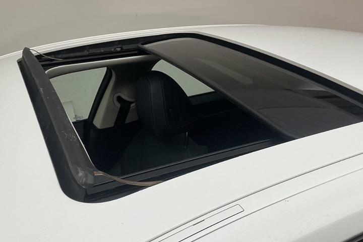 Hvid BMW i4 fra 2024