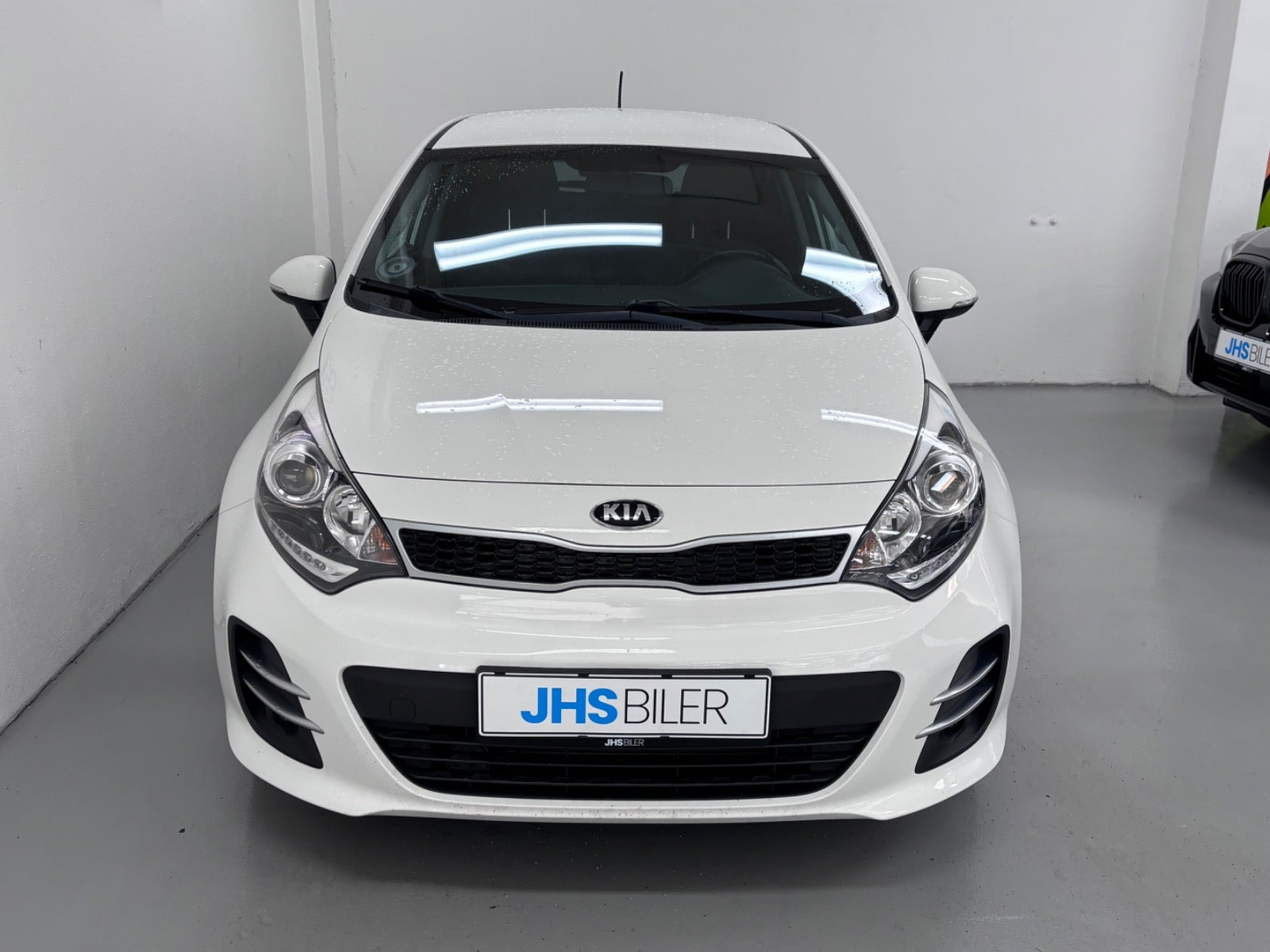 Hvid Kia Rio fra 2015
