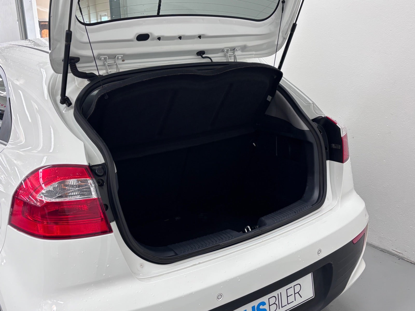 Hvid Kia Rio fra 2015