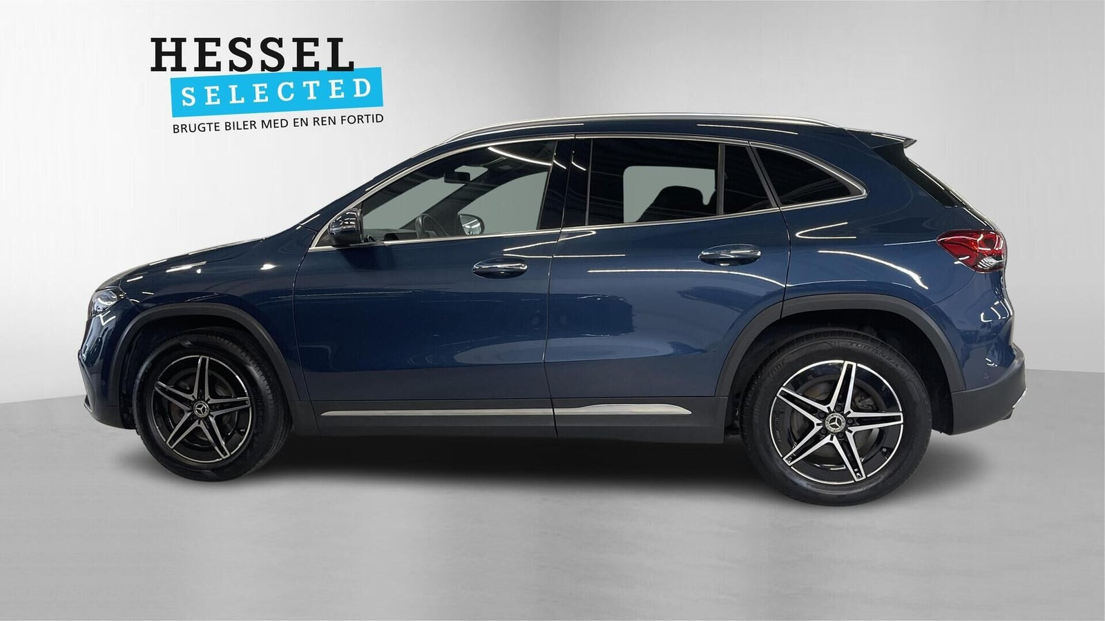 Blå Mercedes EQA250 fra 2023