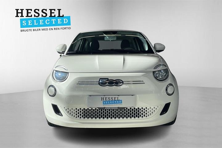 Hvid Fiat 500e fra 2022