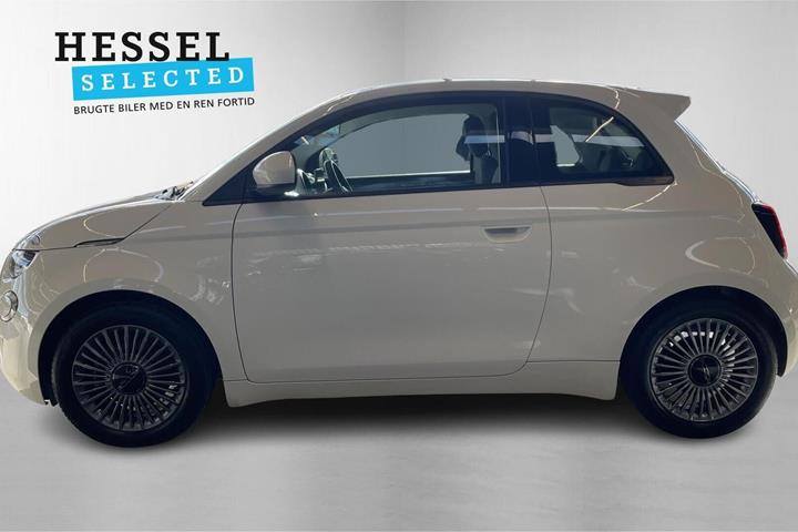 Hvid Fiat 500e fra 2022