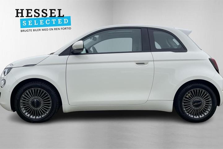 Hvid Fiat 500e fra 2022