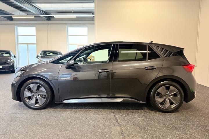 Grå Cupra Born fra 2023