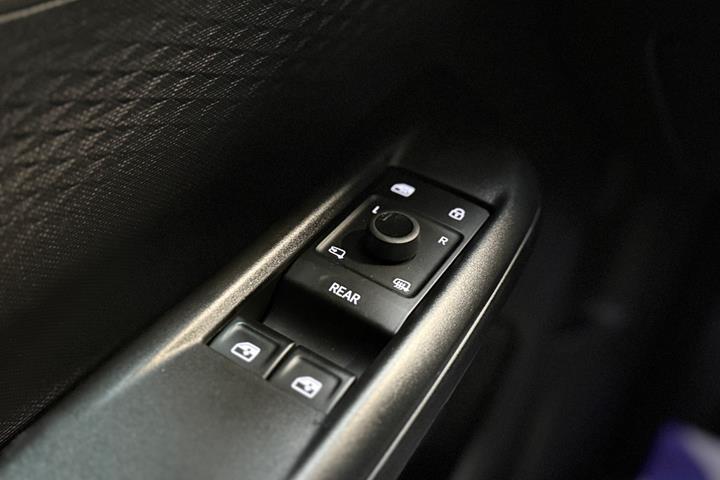 Grå Cupra Born fra 2023