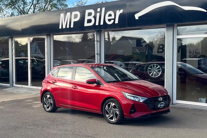 Rød Hyundai i20 fra 2022