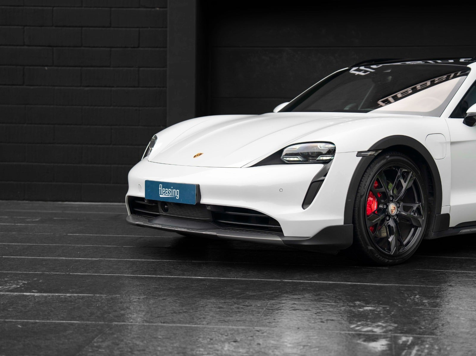 Hvid Porsche Taycan 4S fra 2021
