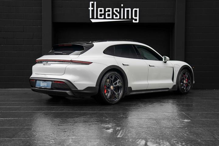 Hvid Porsche Taycan 4S fra 2021