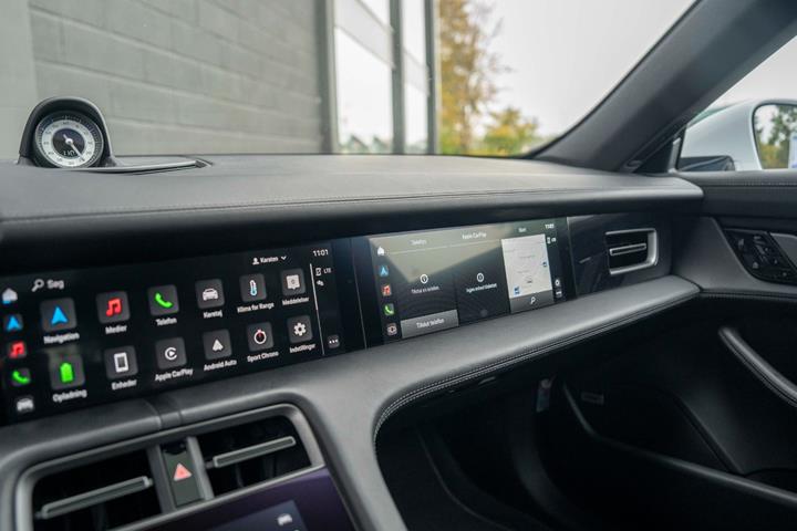 Hvid Porsche Taycan 4S fra 2021