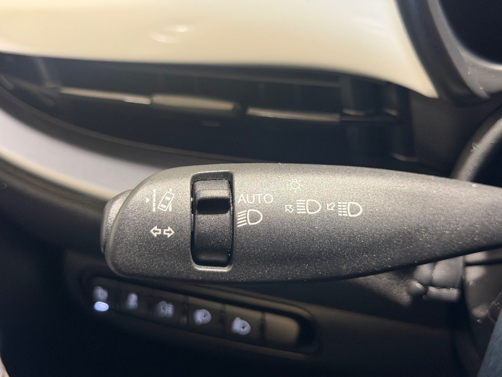 Hvid Fiat 500e fra 2023