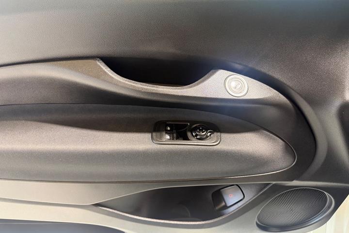 Hvid Fiat 500e fra 2023