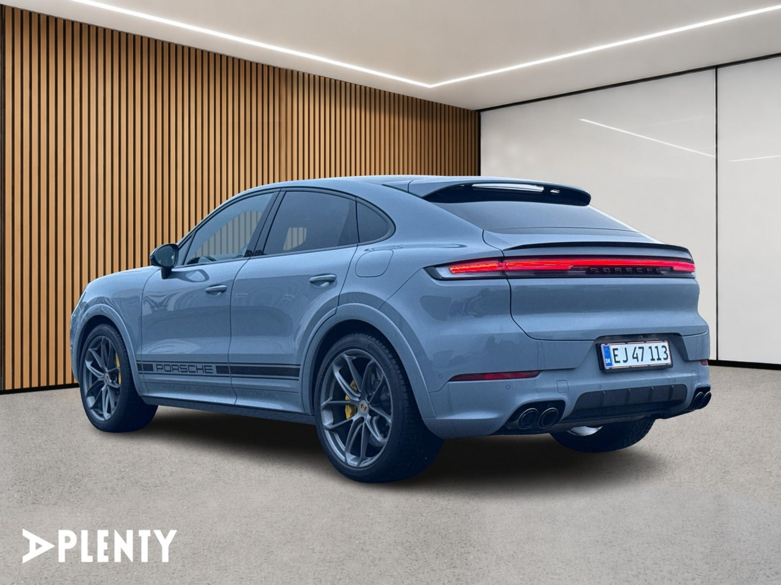 Grå Porsche Cayenne fra 2025