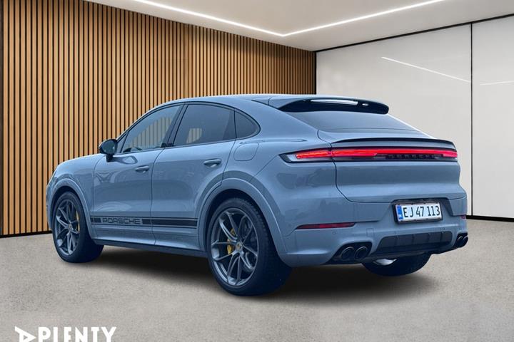 Grå Porsche Cayenne fra 2025