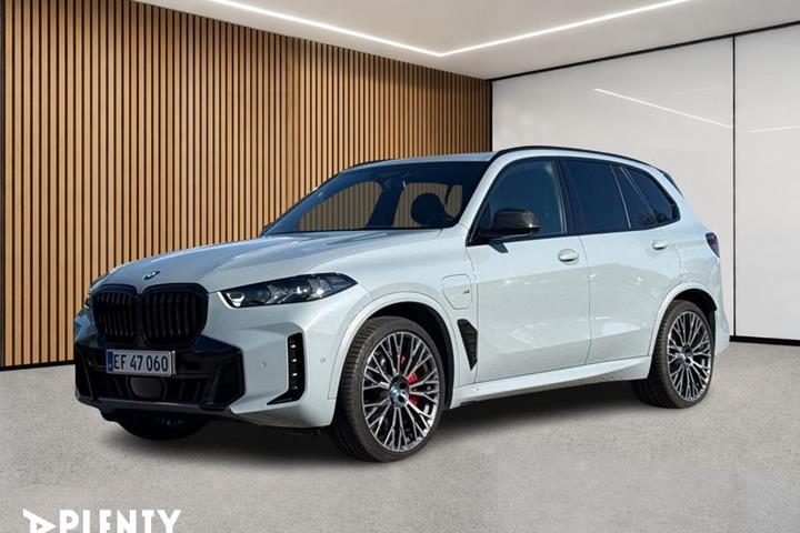 Grå BMW X5 fra 2024