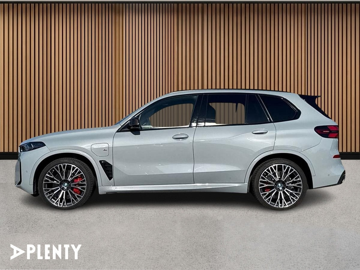 Grå BMW X5 fra 2024