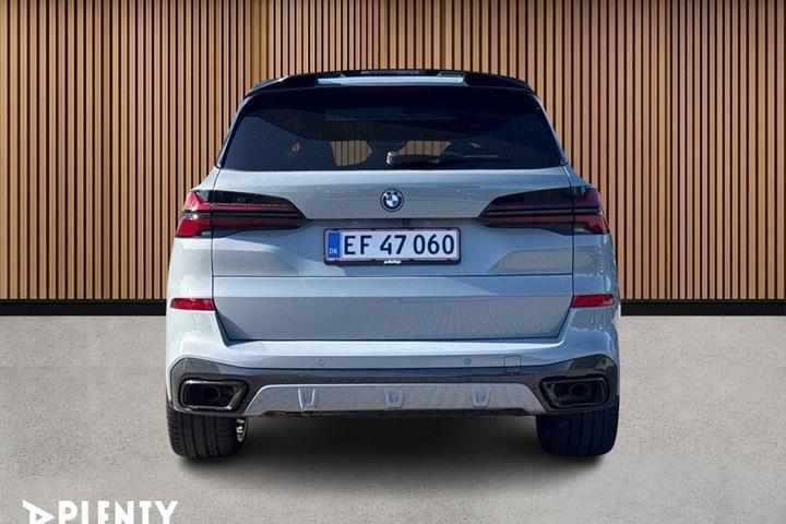 Grå BMW X5 fra 2024