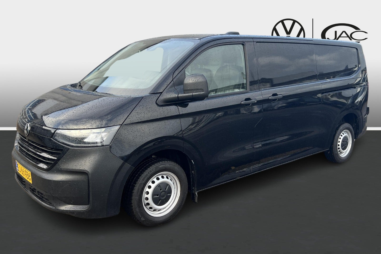 Sort VW Transporter fra 2025