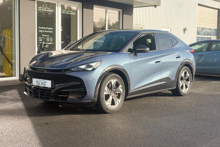 Blå Cupra Tavascan fra 2025