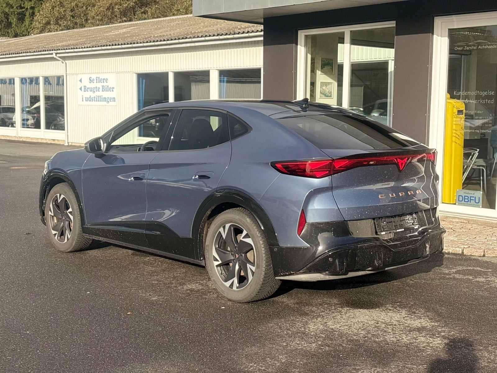 Blå Cupra Tavascan fra 2025