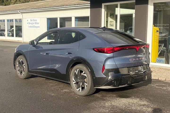 Blå Cupra Tavascan fra 2025