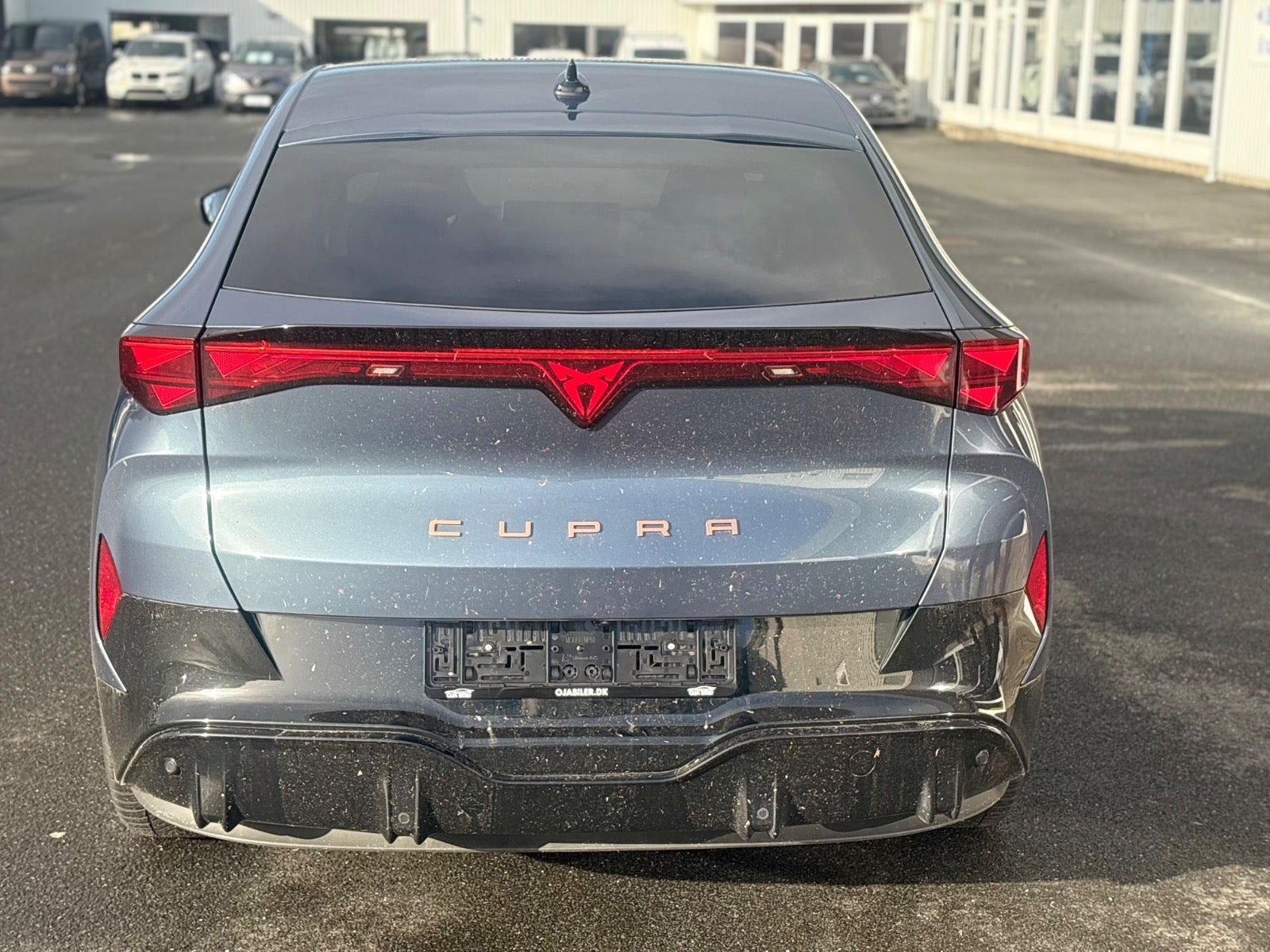 Blå Cupra Tavascan fra 2025