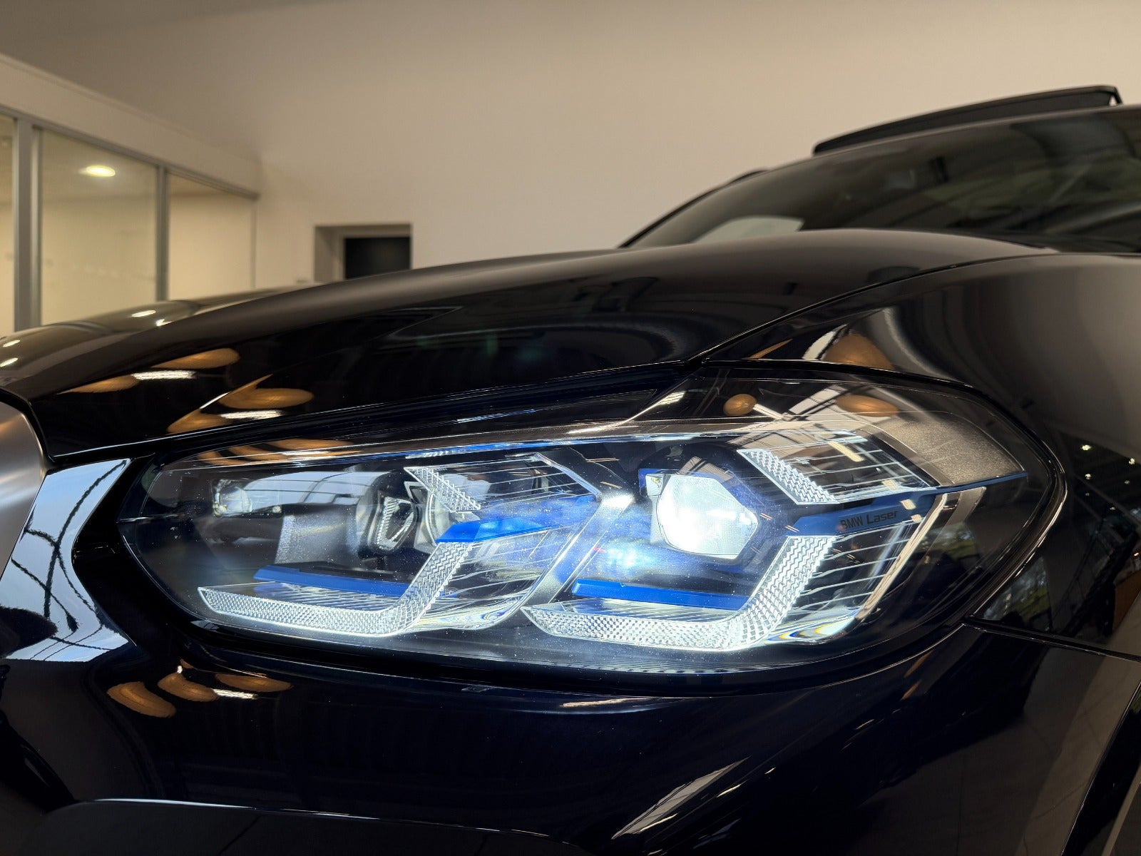 Sort BMW iX3 fra 2023
