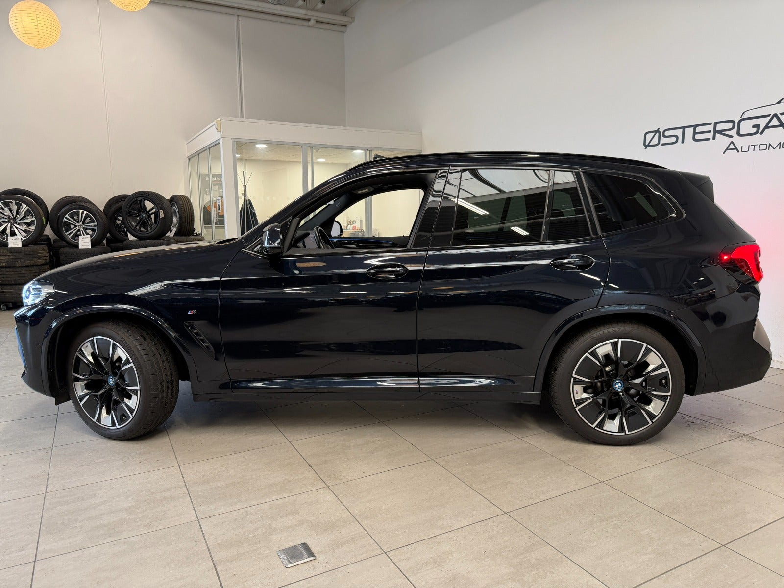 Sort BMW iX3 fra 2023