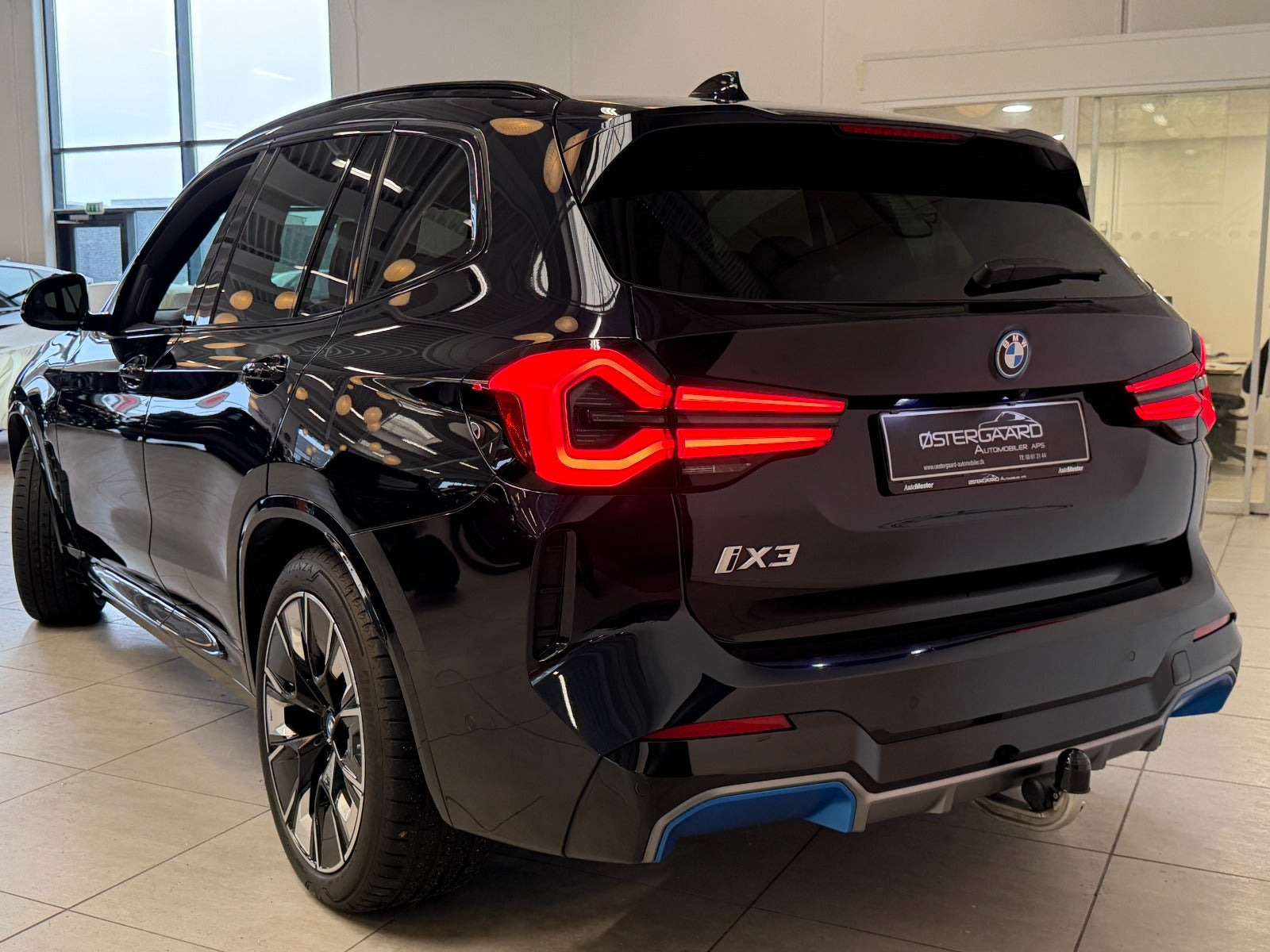 Sort BMW iX3 fra 2023