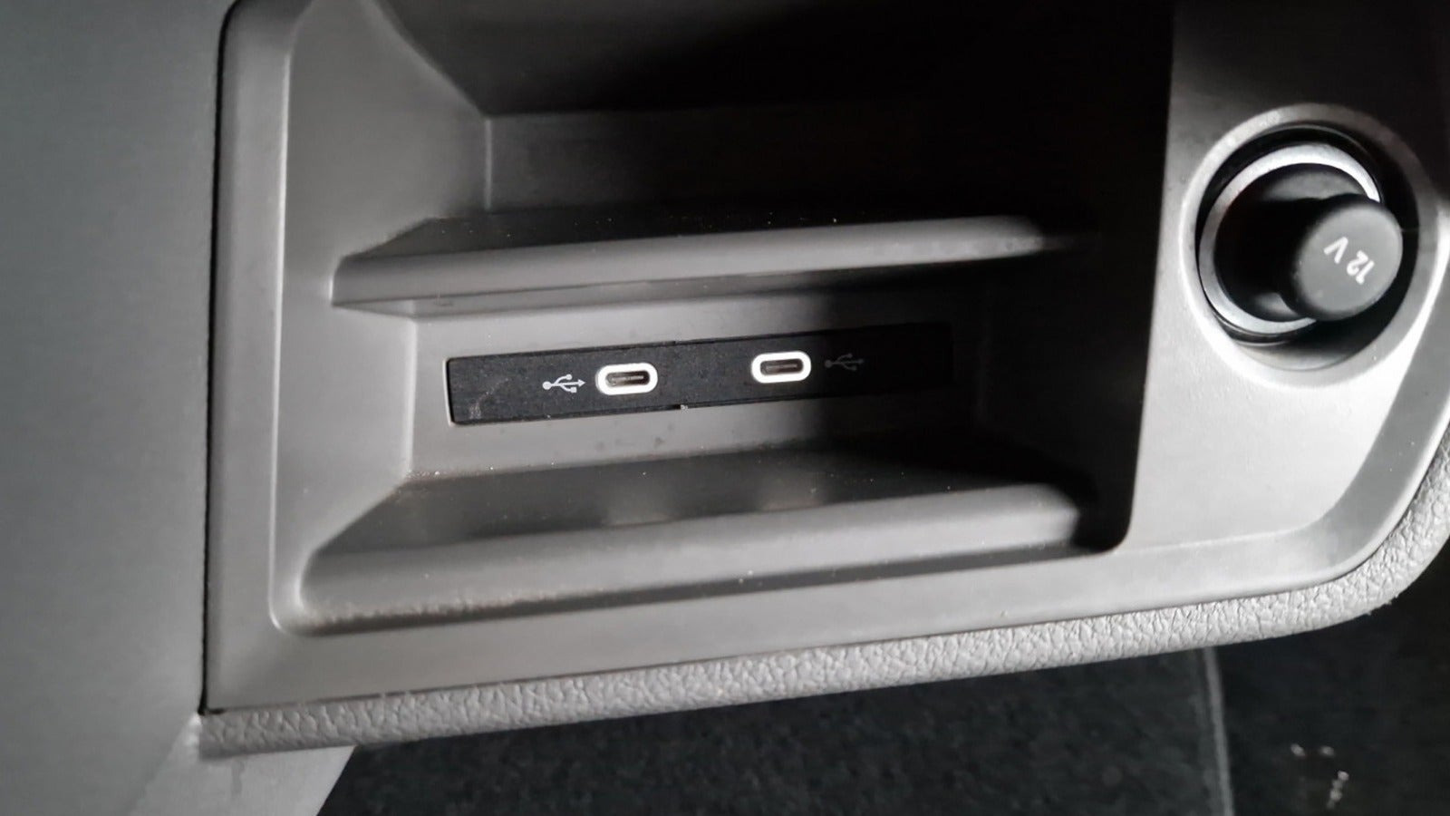 Hvid VW Crafter 35 fra 2023