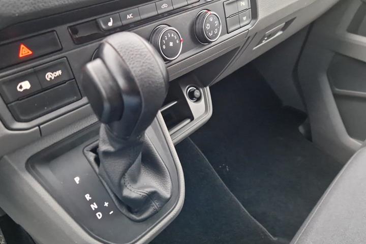 Hvid VW Crafter 35 fra 2023