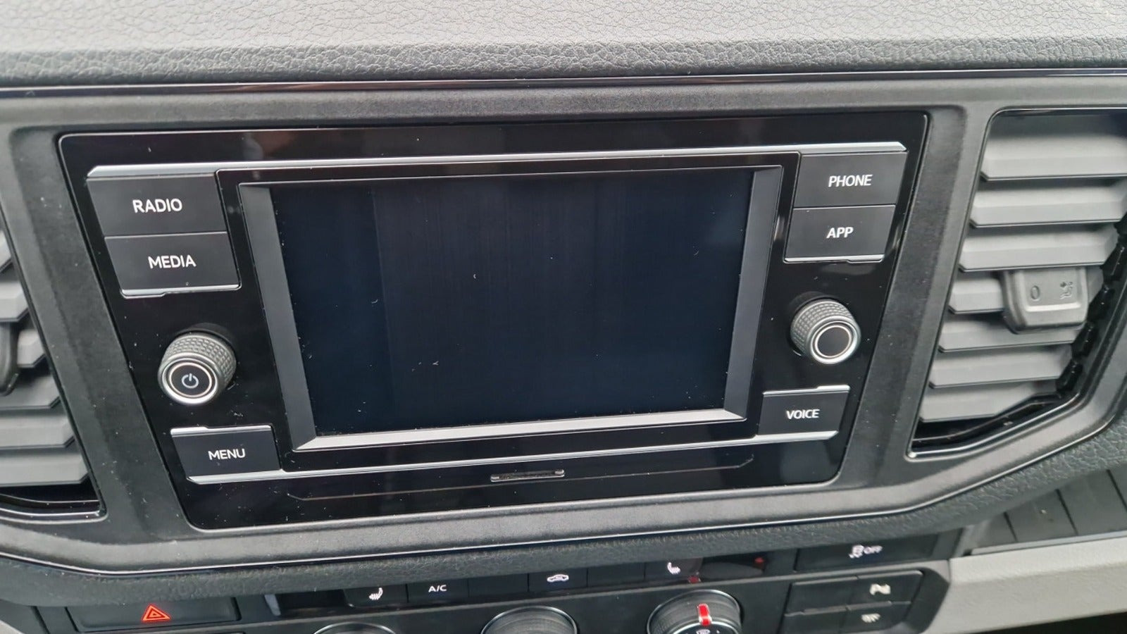 Hvid VW Crafter 35 fra 2023