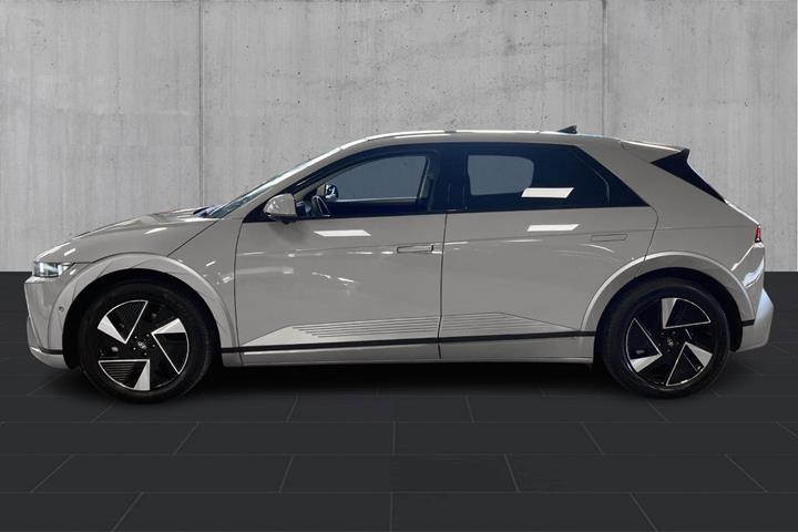 Grå Hyundai Ioniq 5 fra 2025