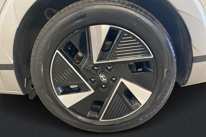 Grå Hyundai Ioniq 5 fra 2025