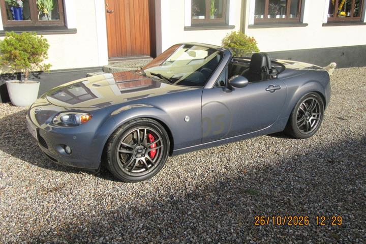 Grå Mazda MX-5 fra 2007
