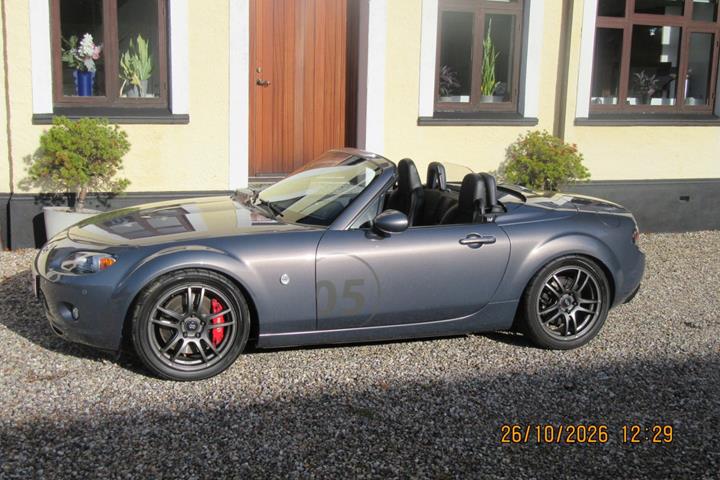 Grå Mazda MX-5 fra 2007