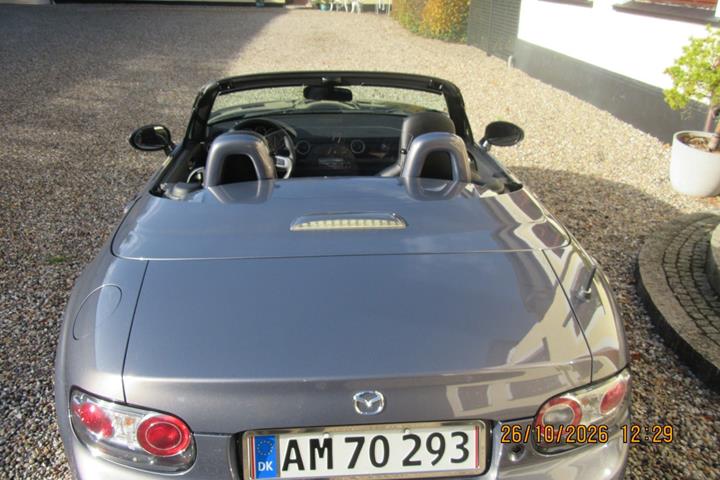 Grå Mazda MX-5 fra 2007
