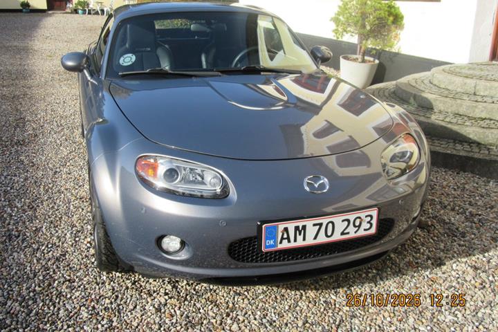 Grå Mazda MX-5 fra 2007