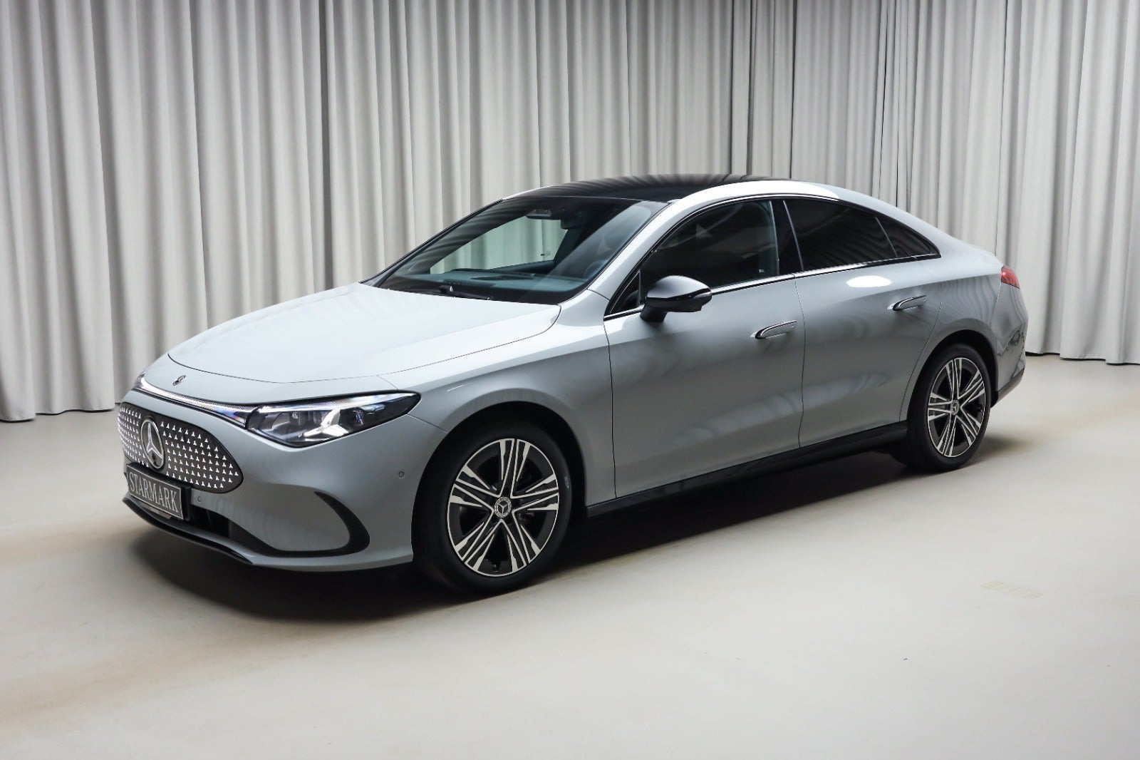 Grå Mercedes CLA250+ fra 2025