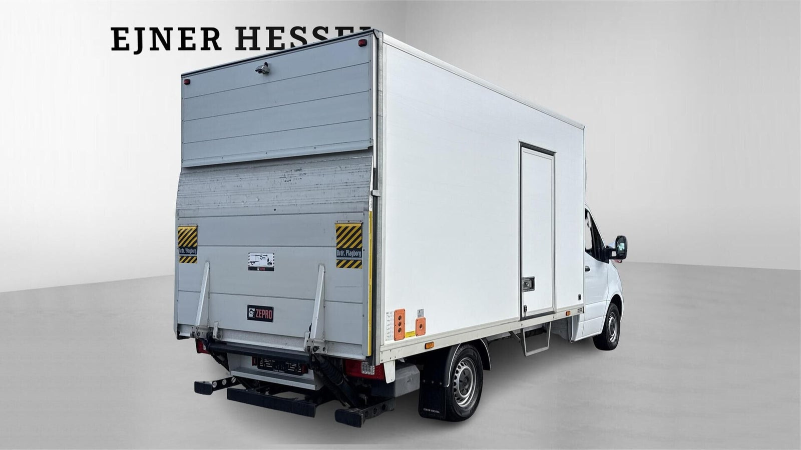 Hvid Mercedes Sprinter 317 fra 2023