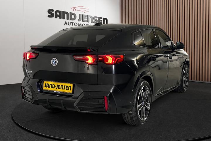 Sort BMW iX2 fra 2025