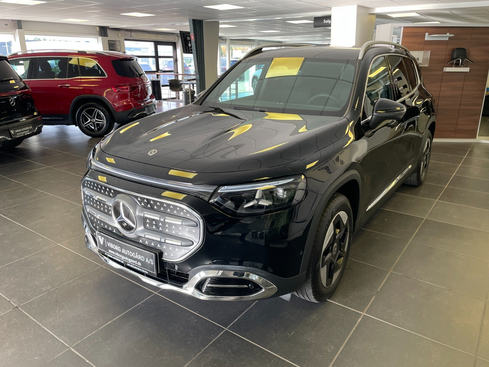 Sort Mercedes GLB250+ fra 2026