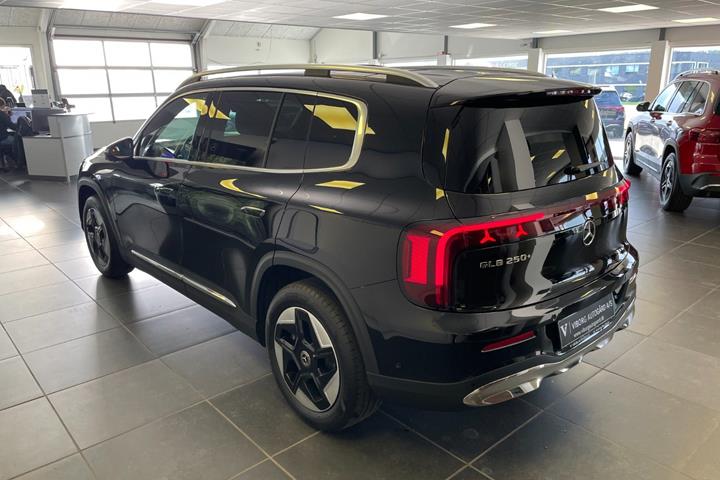 Sort Mercedes GLB250+ fra 2026