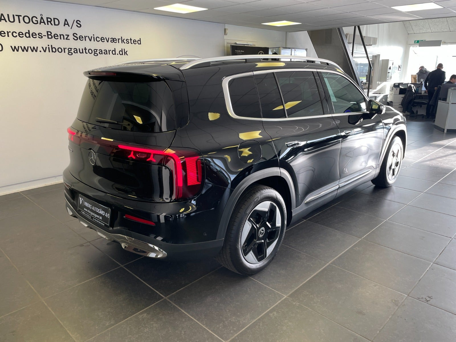 Sort Mercedes GLB250+ fra 2026