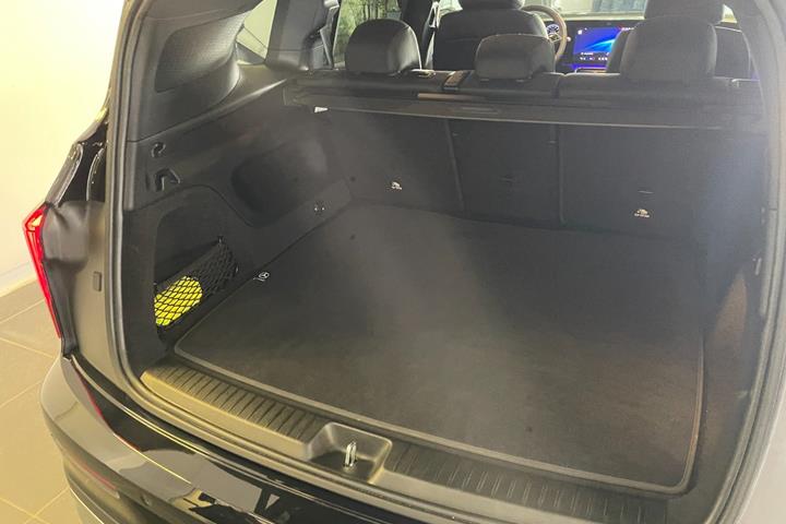 Sort Mercedes GLB250+ fra 2026