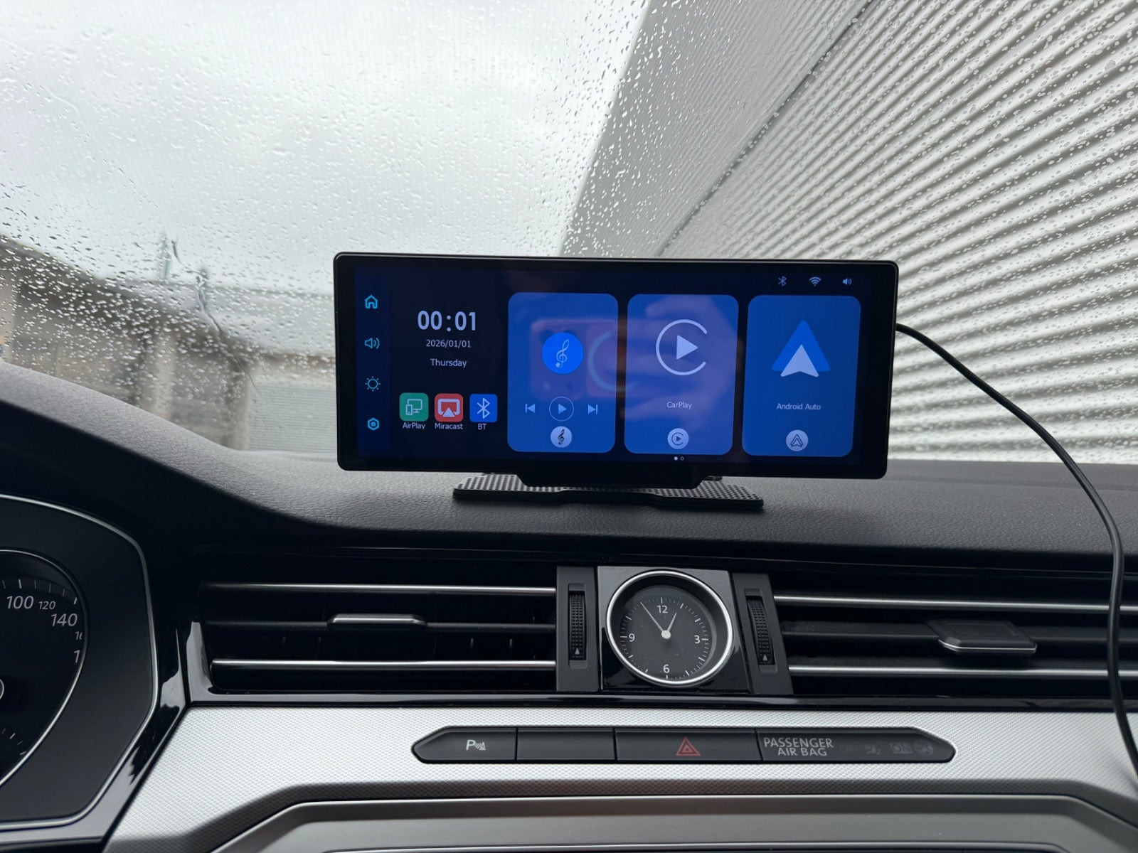 Blå VW Passat fra 2017