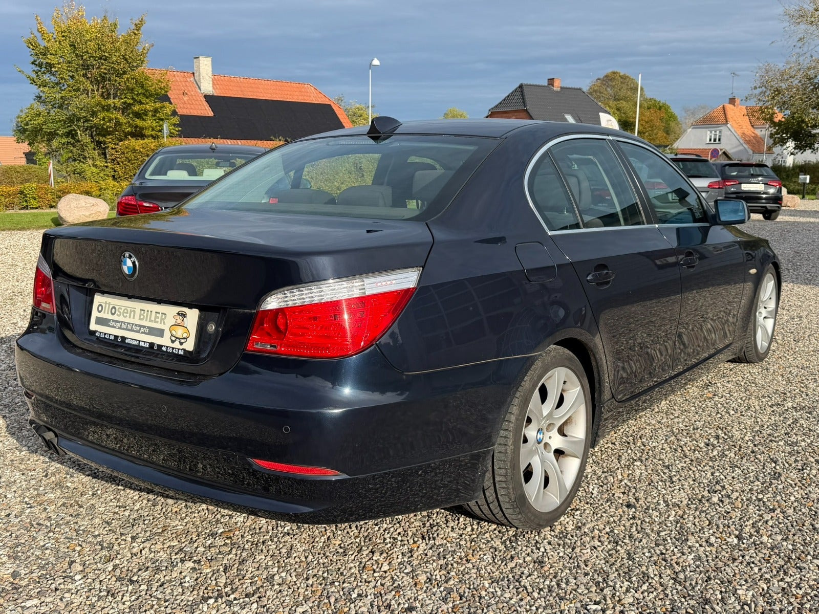 Blå BMW 523i fra 2007
