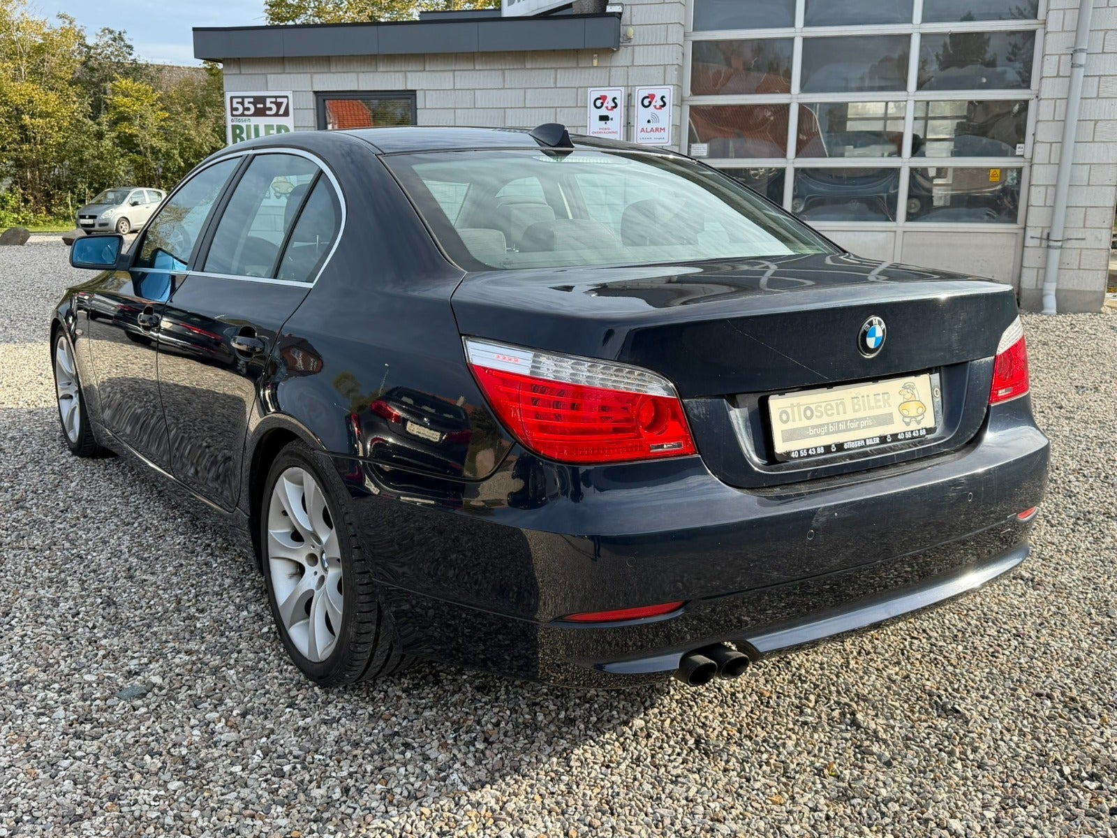 Blå BMW 523i fra 2007
