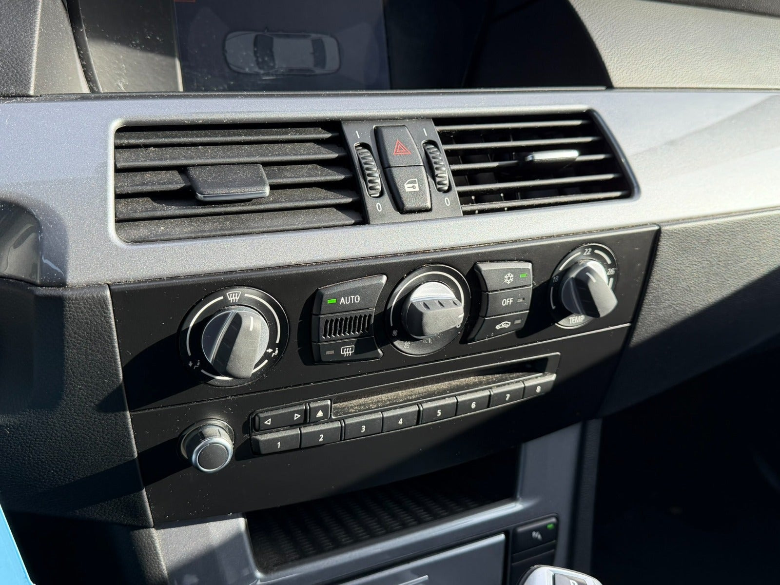 Blå BMW 523i fra 2007