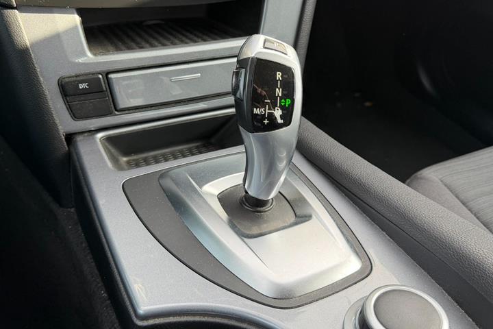 Blå BMW 523i fra 2007