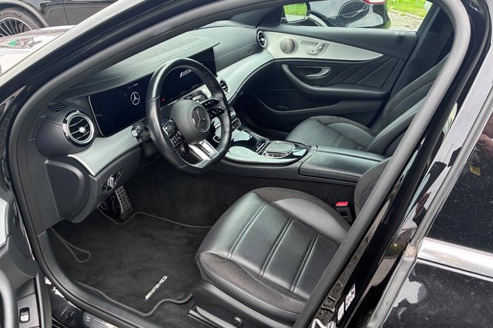 Sort Mercedes E53 fra 2022